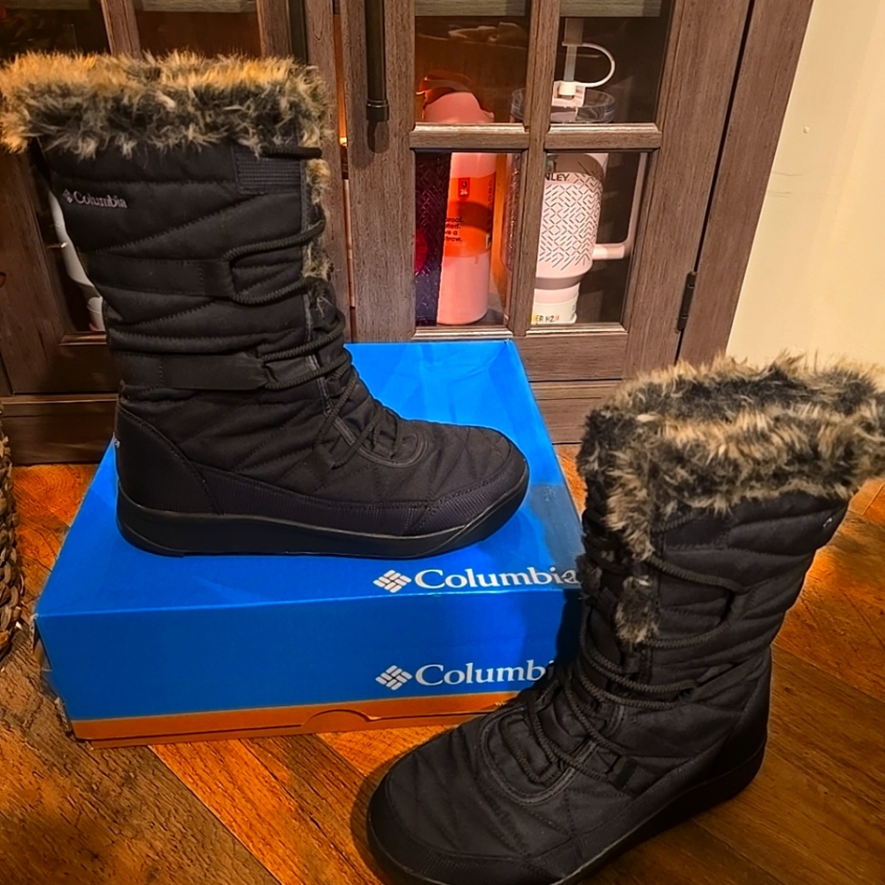 Womens 9.5 Columbia Adapt Trax Fur Waterproof Boots $130 Retail 200g Insulation